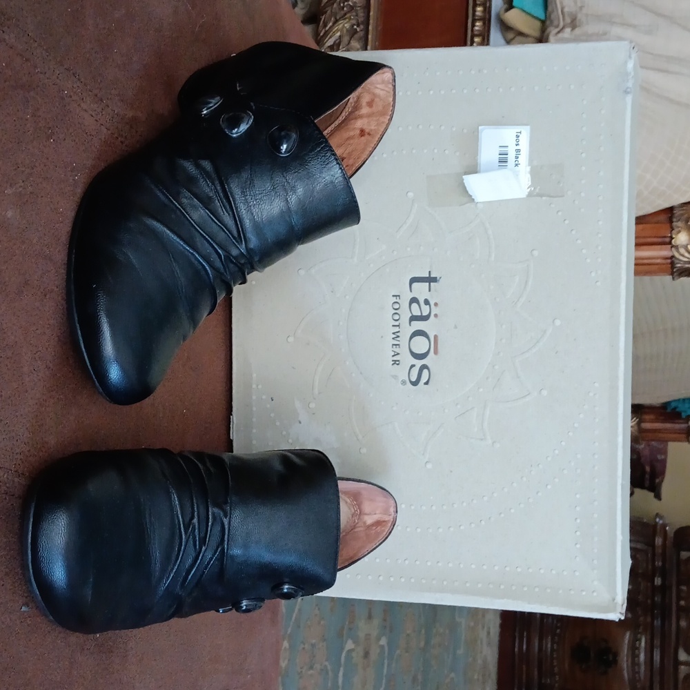 Taos Footwear